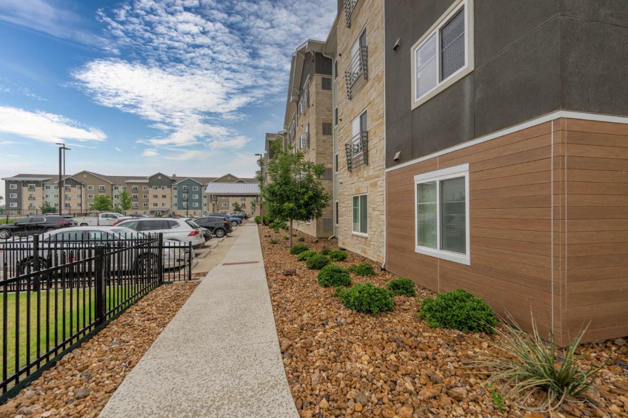 אירווינג Soka Suites Dallas - Las Colinas מראה חיצוני תמונה