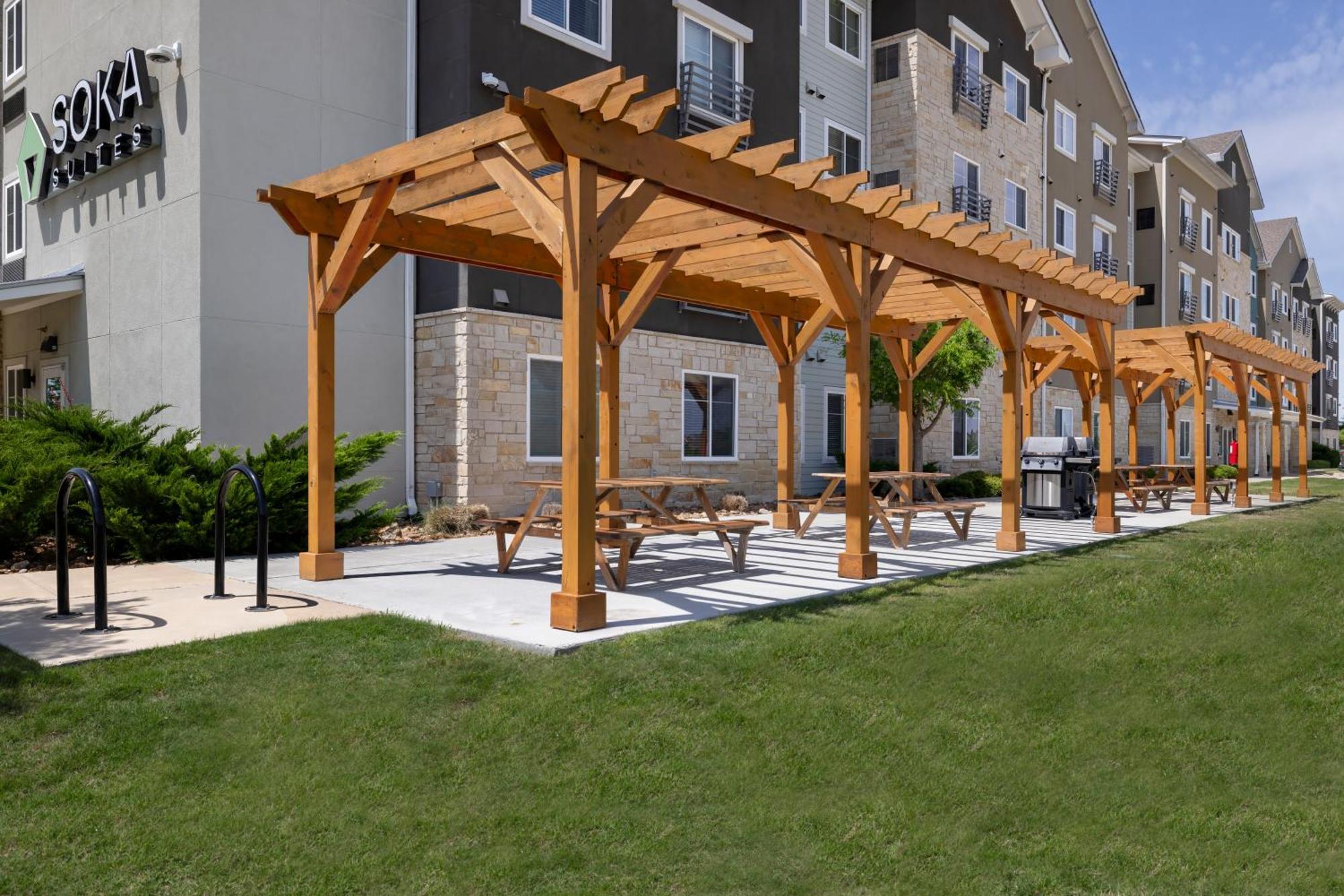 אירווינג Soka Suites Dallas - Las Colinas מראה חיצוני תמונה