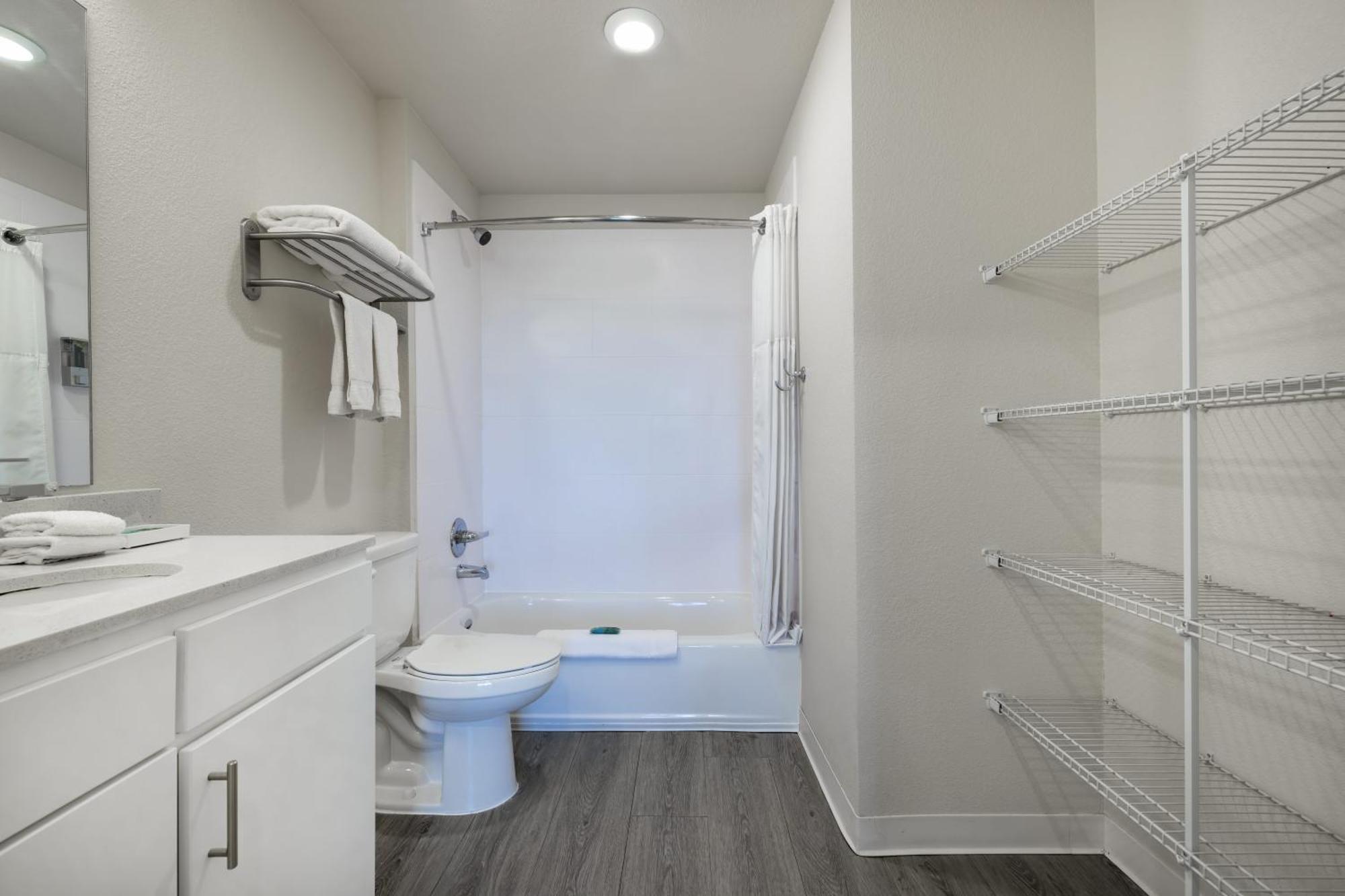 אירווינג Soka Suites Dallas - Las Colinas מראה חיצוני תמונה